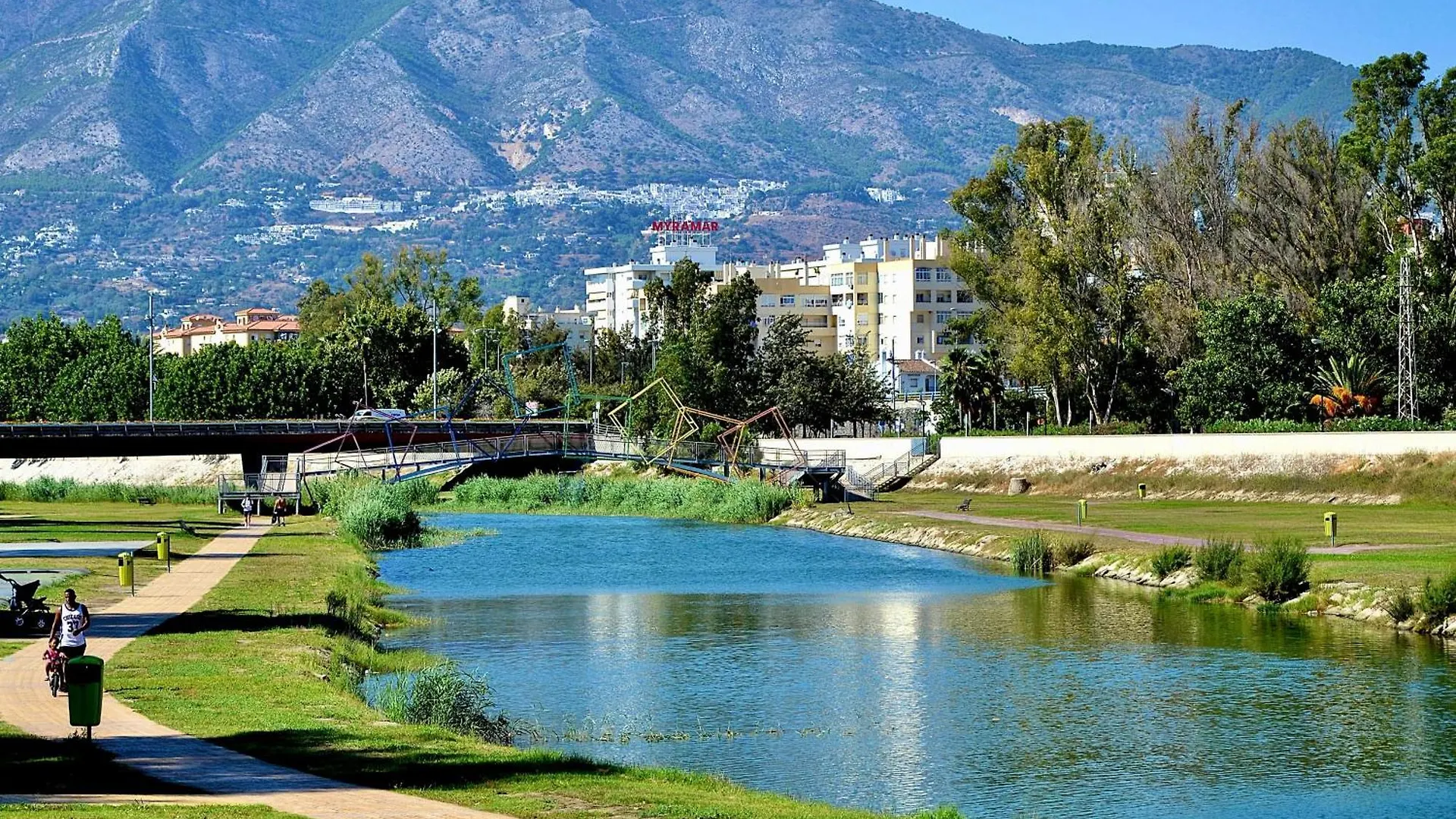 Marina IV Relax & Unwind With Sea Views, Pools & Bbq Beachfront In Mijas Costa & Fuengirola El Faro Apartment