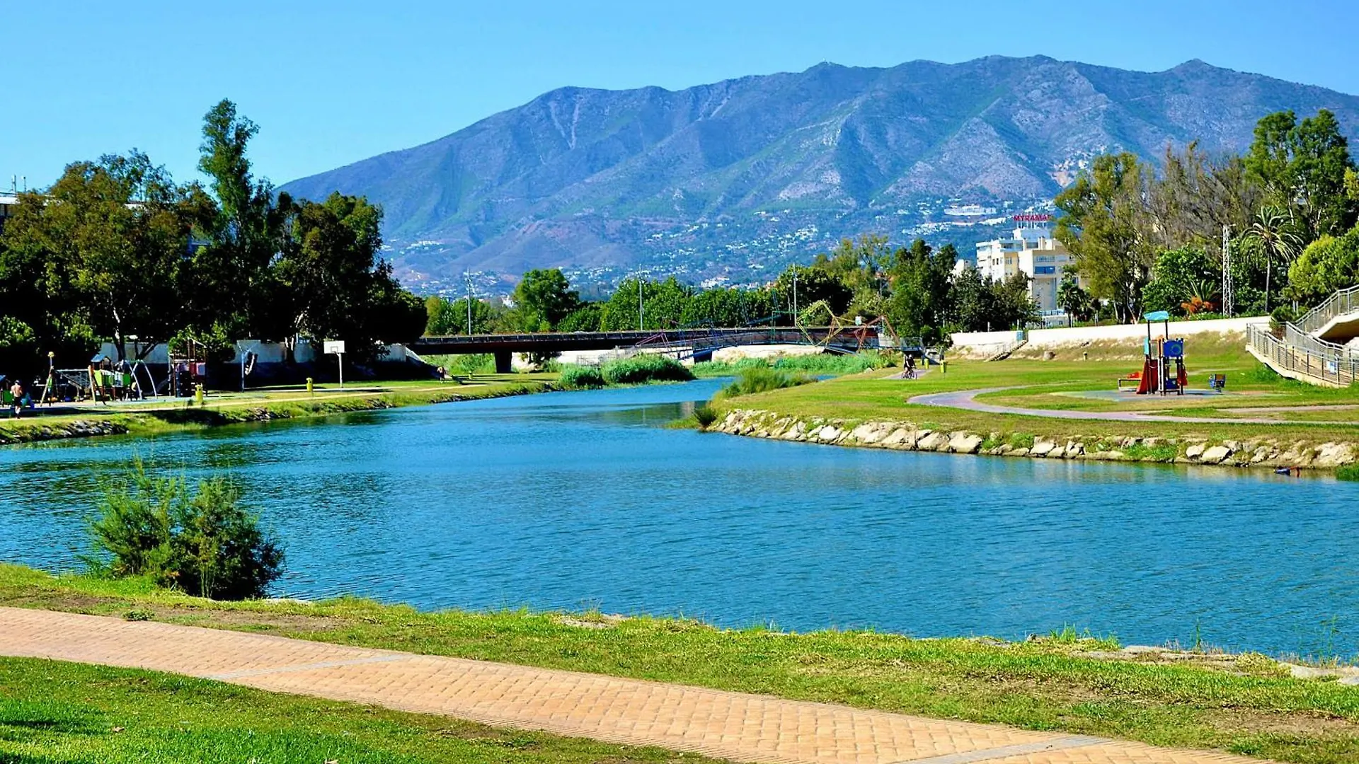 Marina IV Relax & Unwind With Sea Views, Pools & Bbq Beachfront In Mijas Costa & Fuengirola El Faro